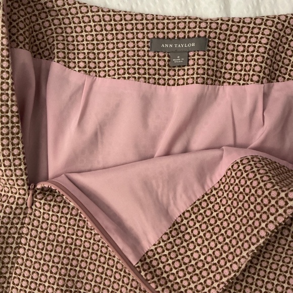 Ann Taylor A-line Skirt - Picture 4 of 9
